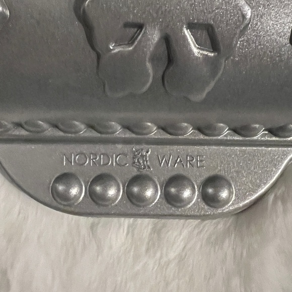 NORDIC WARE Snowflake baking pan NWOT - Picture 3 of 9